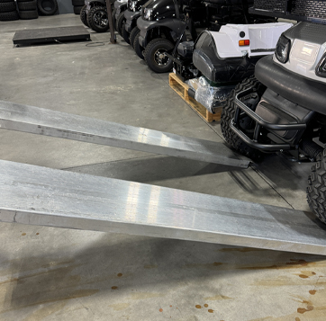 cricket-mini-golf-cart-4-foot-aluminum-ramps
